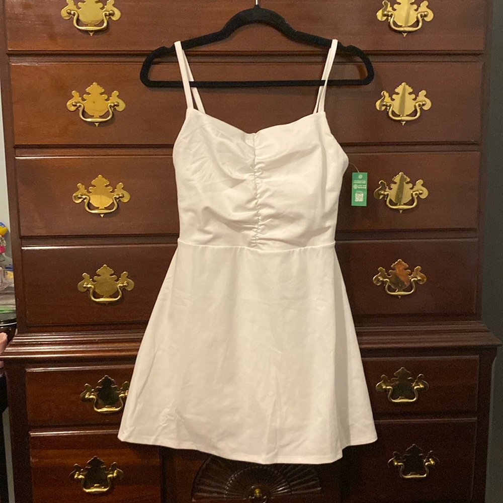 Super cute gapfit white athletic dress size medium